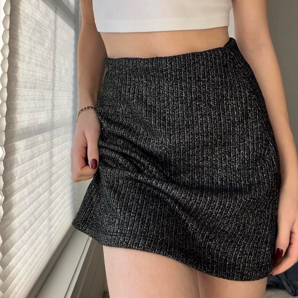 Urban Outfitters Women's Black and Silver Skirt - Picture 4 of 11